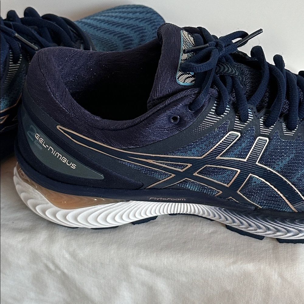 Asics Navy and Gold Wide Gel- Nimbus Athletic Women’s Sneakers Sz 9.5 Wide. - Picture 9 of 16